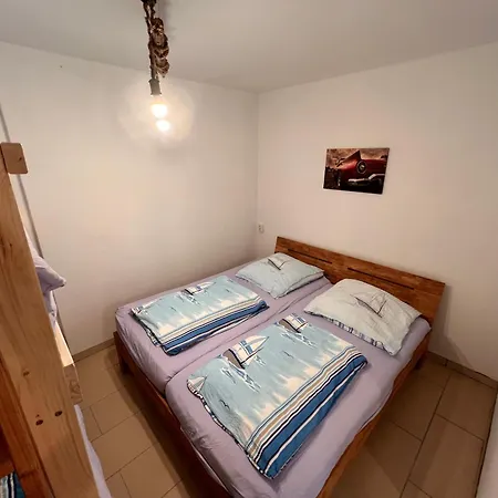 Zum Apartment Saal