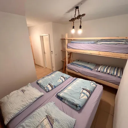 Zum Apartment Saal